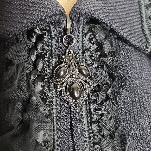 St. John Collection Knit Braided And Ruffled Zip Front Jacket.  Size 10 - Picture 10 of 12